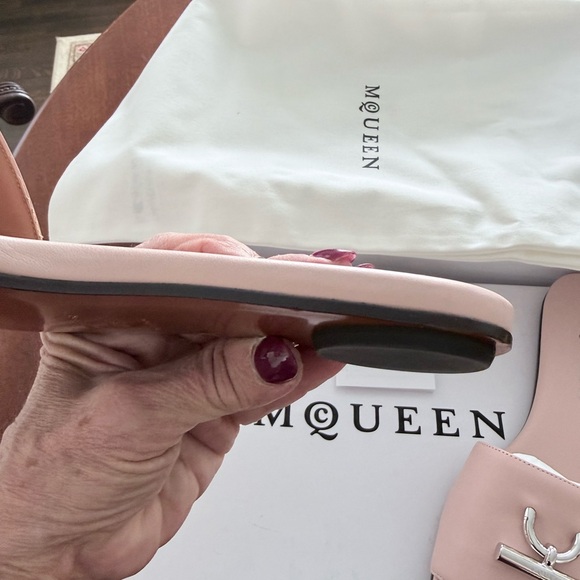 Alexander McQueen Women's Pink Slide Sandals - Picture 4 of 8
